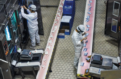 真假'鮮'牛奶 保質期長達20天，哪些乳企在'鉆空子'？